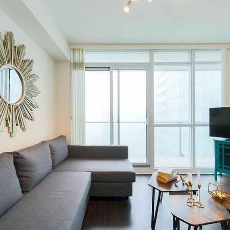 Skyline Elegance Condo Toronto Exterior photo